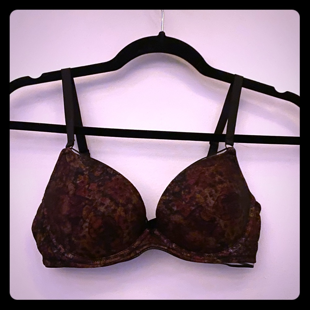 34 B lace bra - black and red